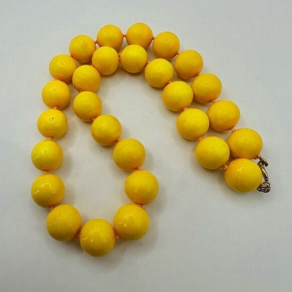 Yellow beaded necklace - Picture 2 of 6